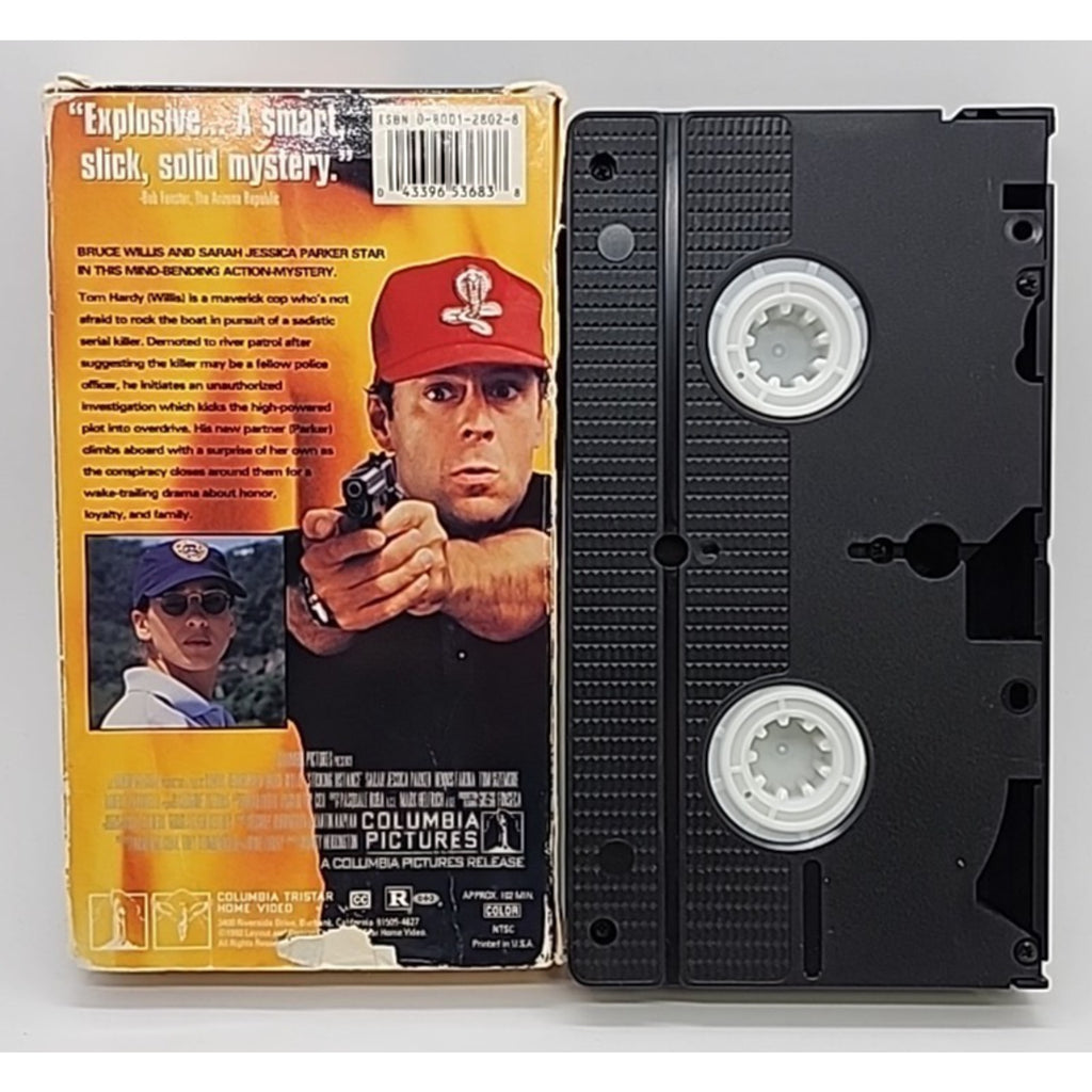 Striking Distance (VHS, 1994, Closed Captioned)