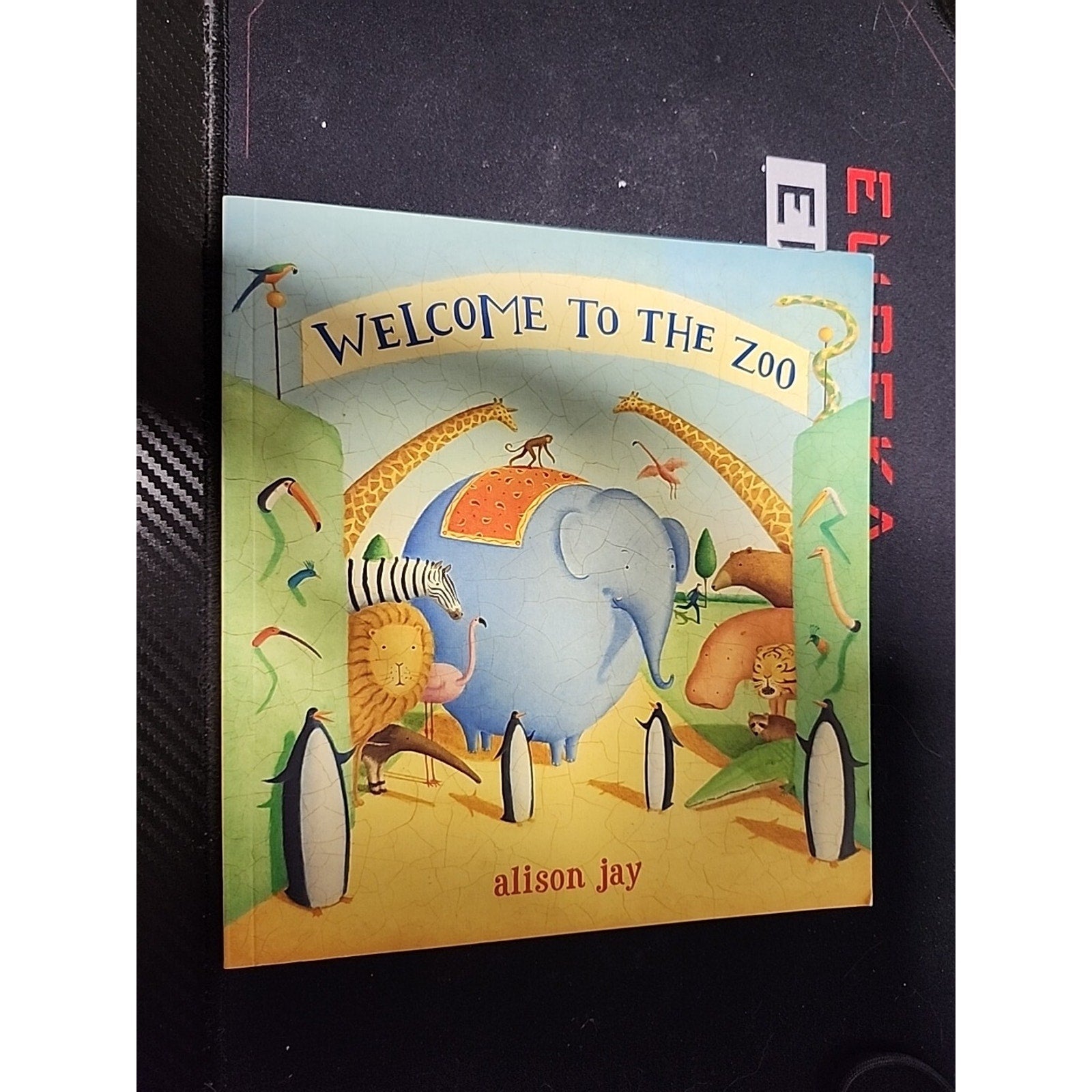 Welcome To The Zoo (Dolly Parton's Imagination Library) - Paperback