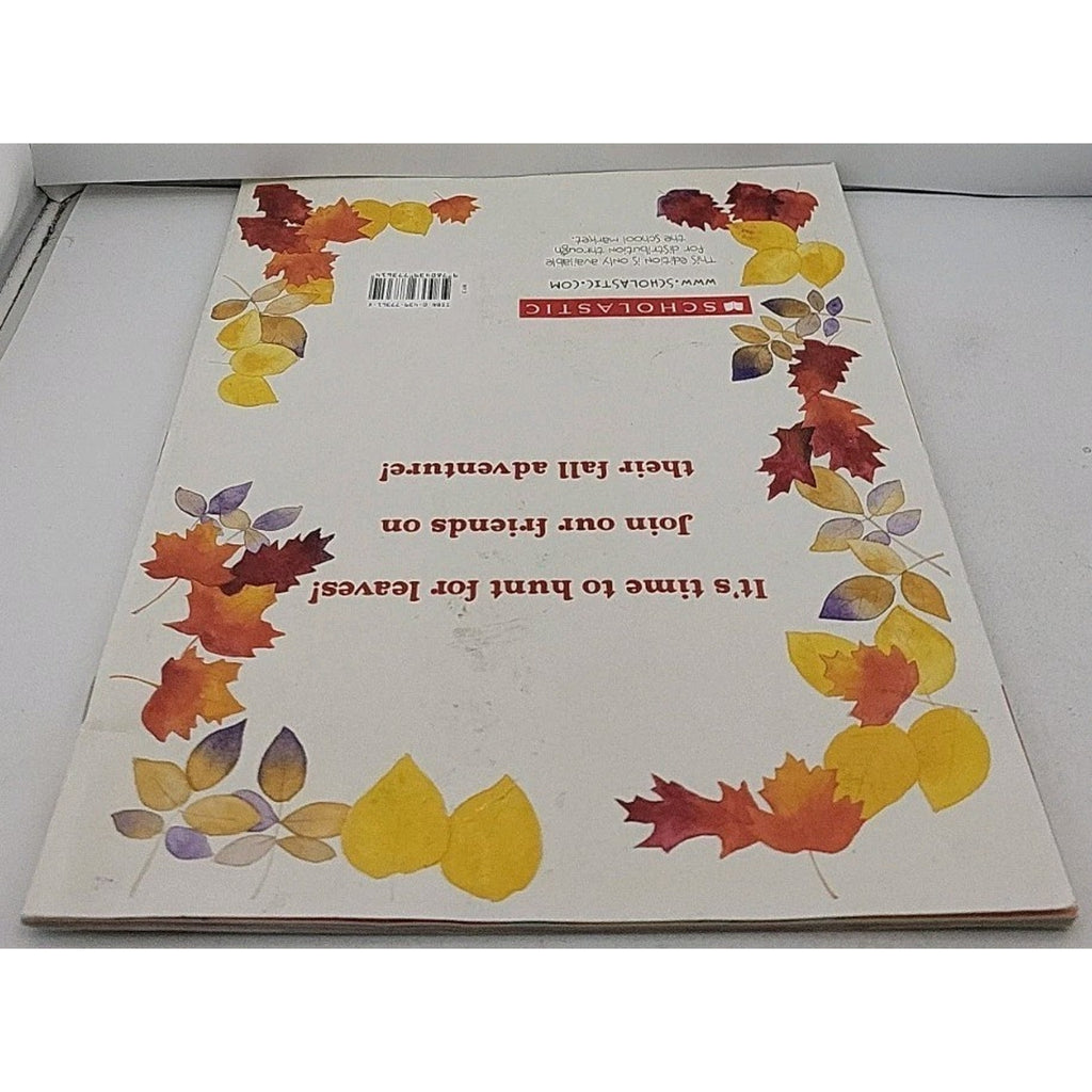 We're Going on a Leaf Hunt by Steve Metzger (Trade Paperback)