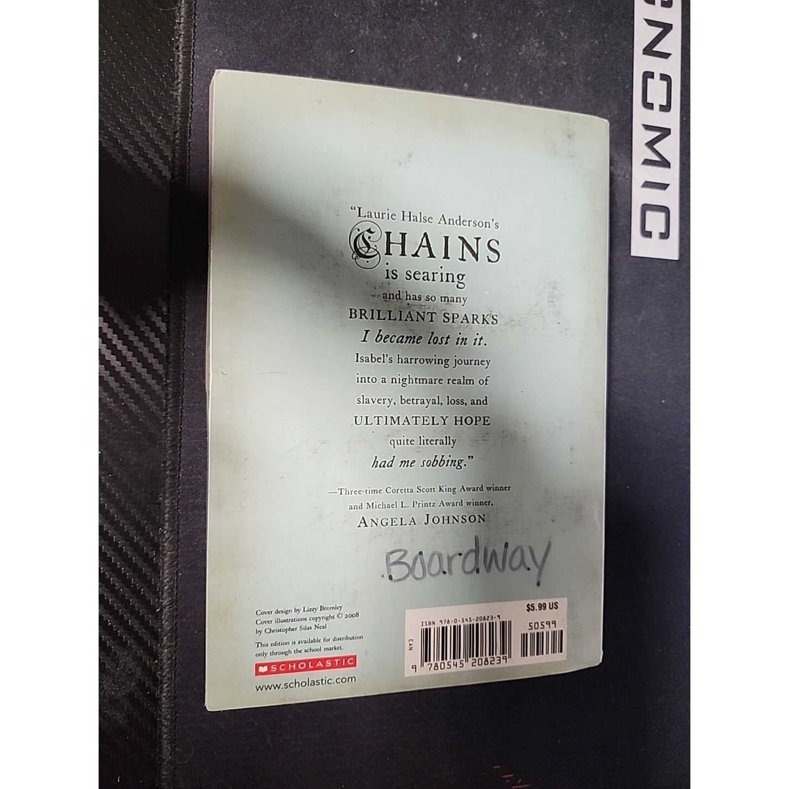 Chains (Seeds of America) by Laurie Halse Anderson (Scholastic Inc.) Paperback