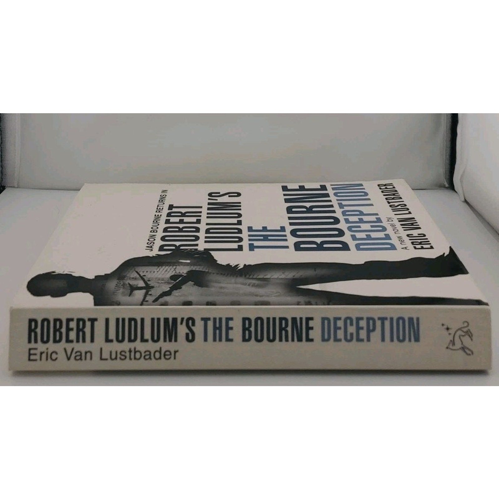 Robert Ludlum's The Bourne Deception (Paperback)