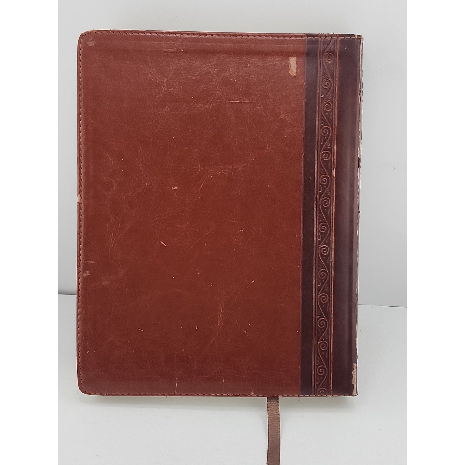 Jesus Calling 365 Day Devotional Faux Leather Large Print by Sarah Young