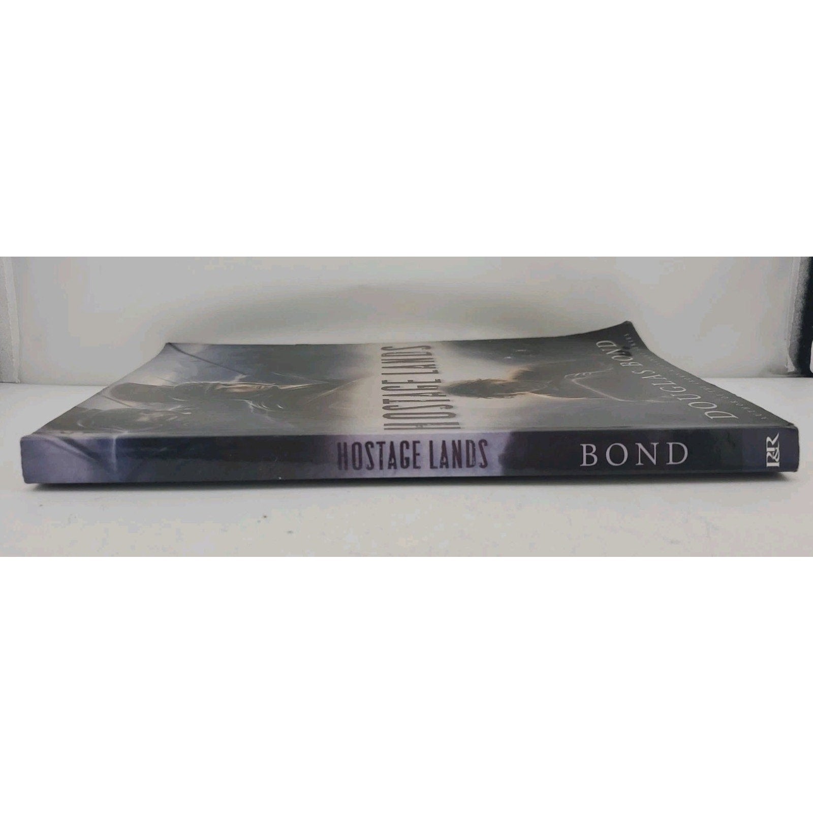 Hostage Lands (Heroes & History) - Paperback By Douglas Bond