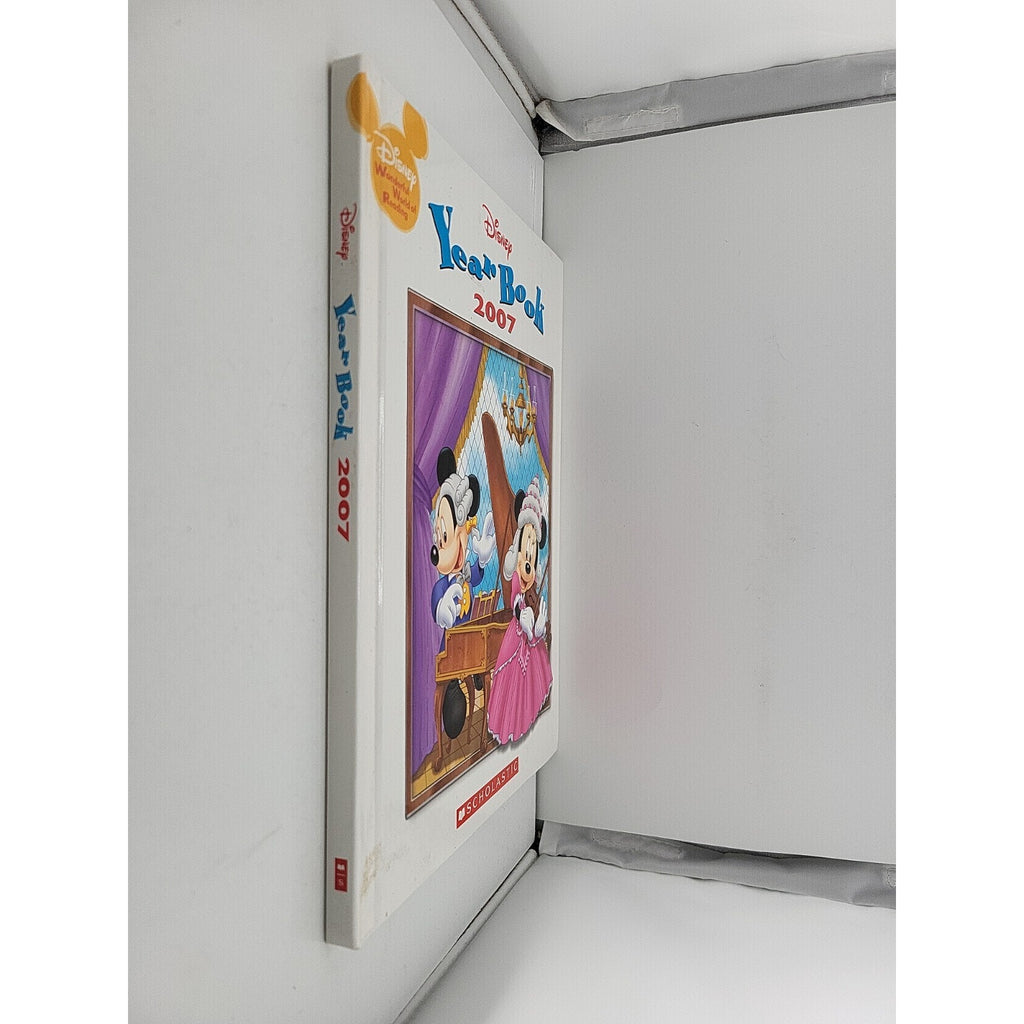 Disney Year Book 2007 Hardcover Scholastic Wonderful World of Reading Mickey