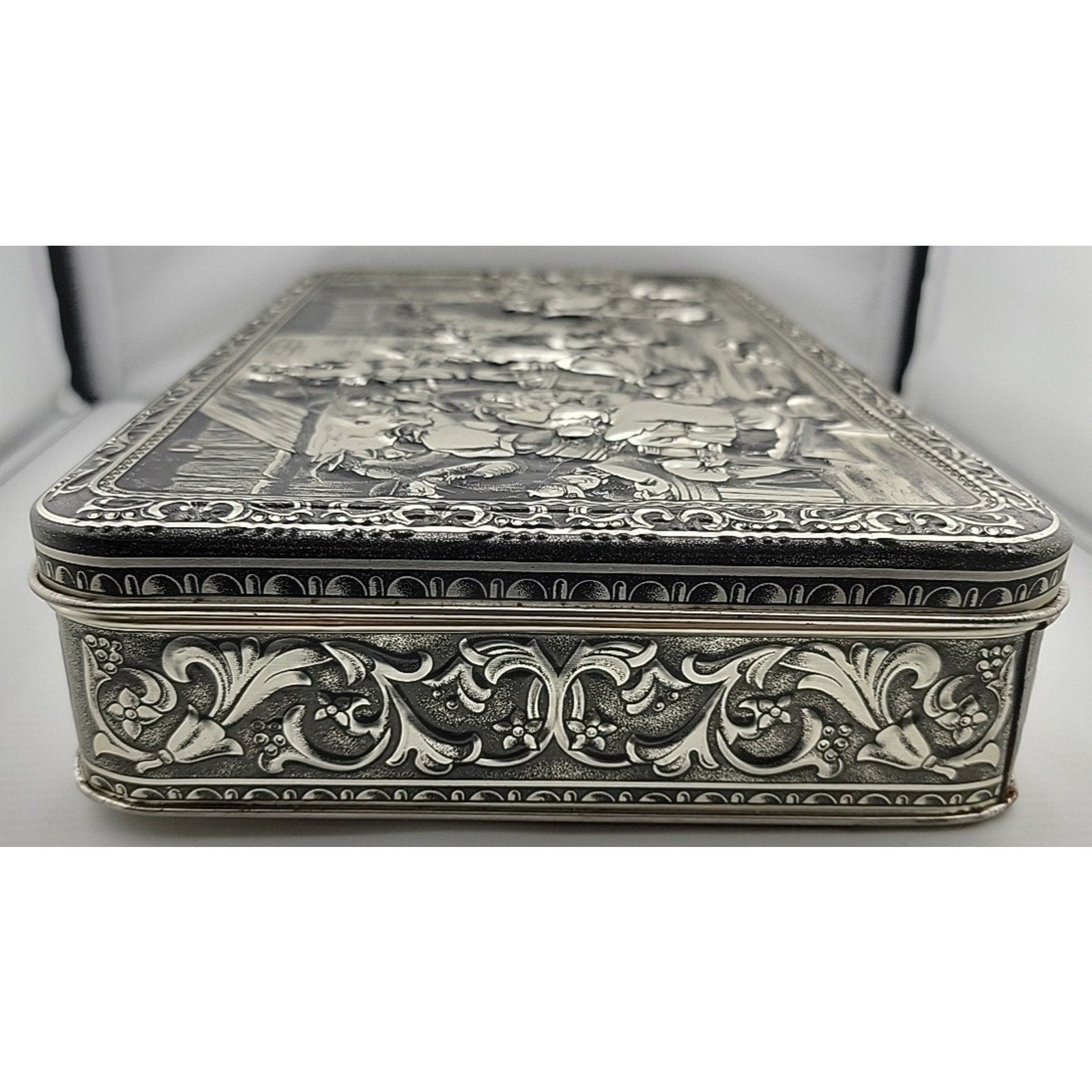 Vintage 1970's Teniers 3D Tin Silver Finish Made In Belgium Biscuit/Cookie Box