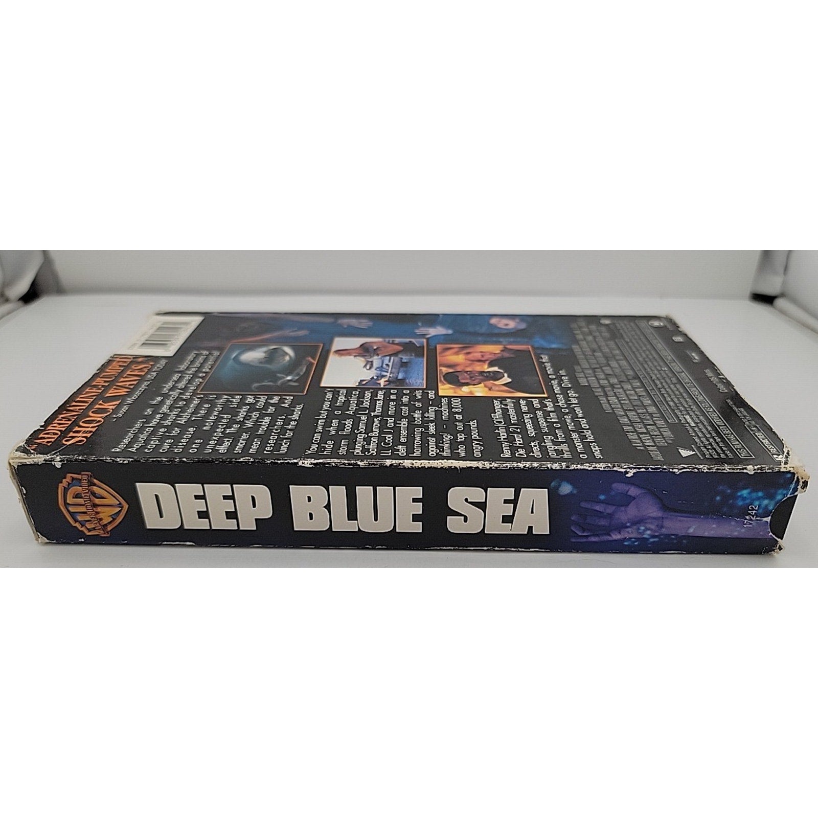 Deep Blue Sea (VHS, 1999)