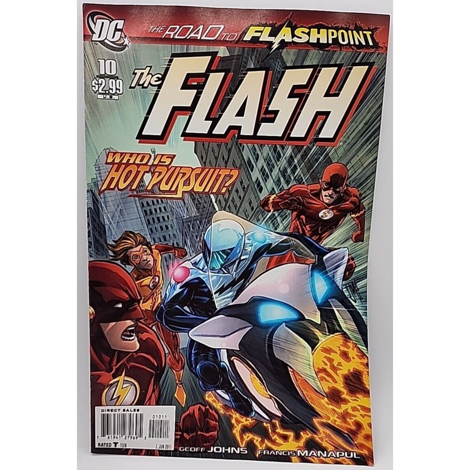 The Flash #10 DC Comics 2011 Who is Hot Pursuit?