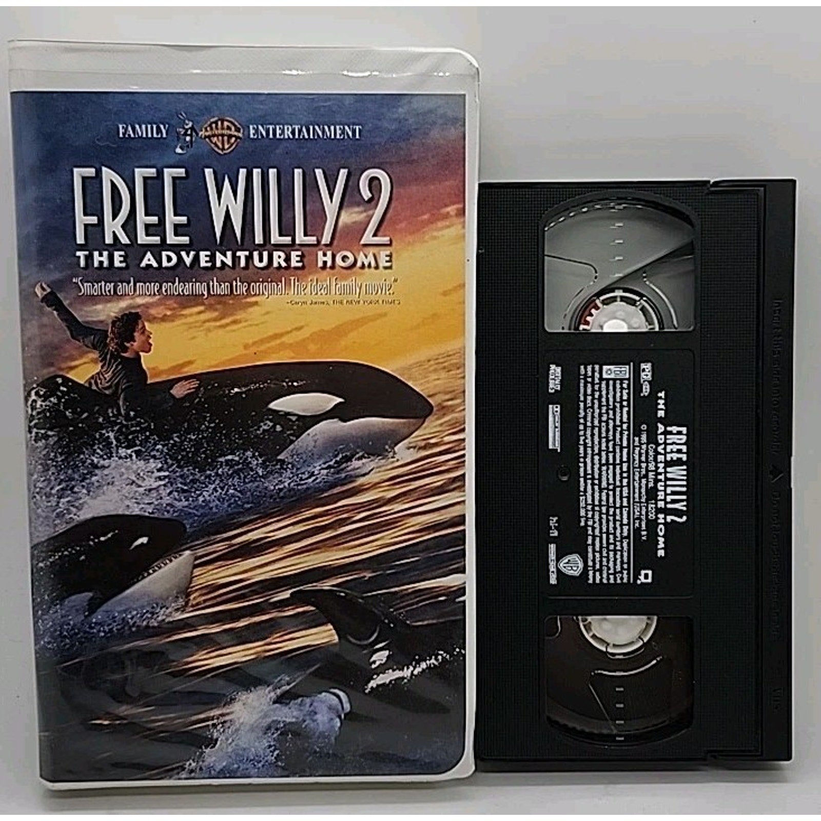 Free Willy 2: The Adventure Home (VHS, 1995, Clam Shell)