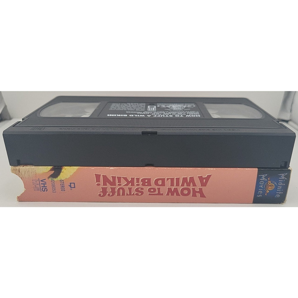 How to Stuff a Wild Bikini (VHS, 2000)