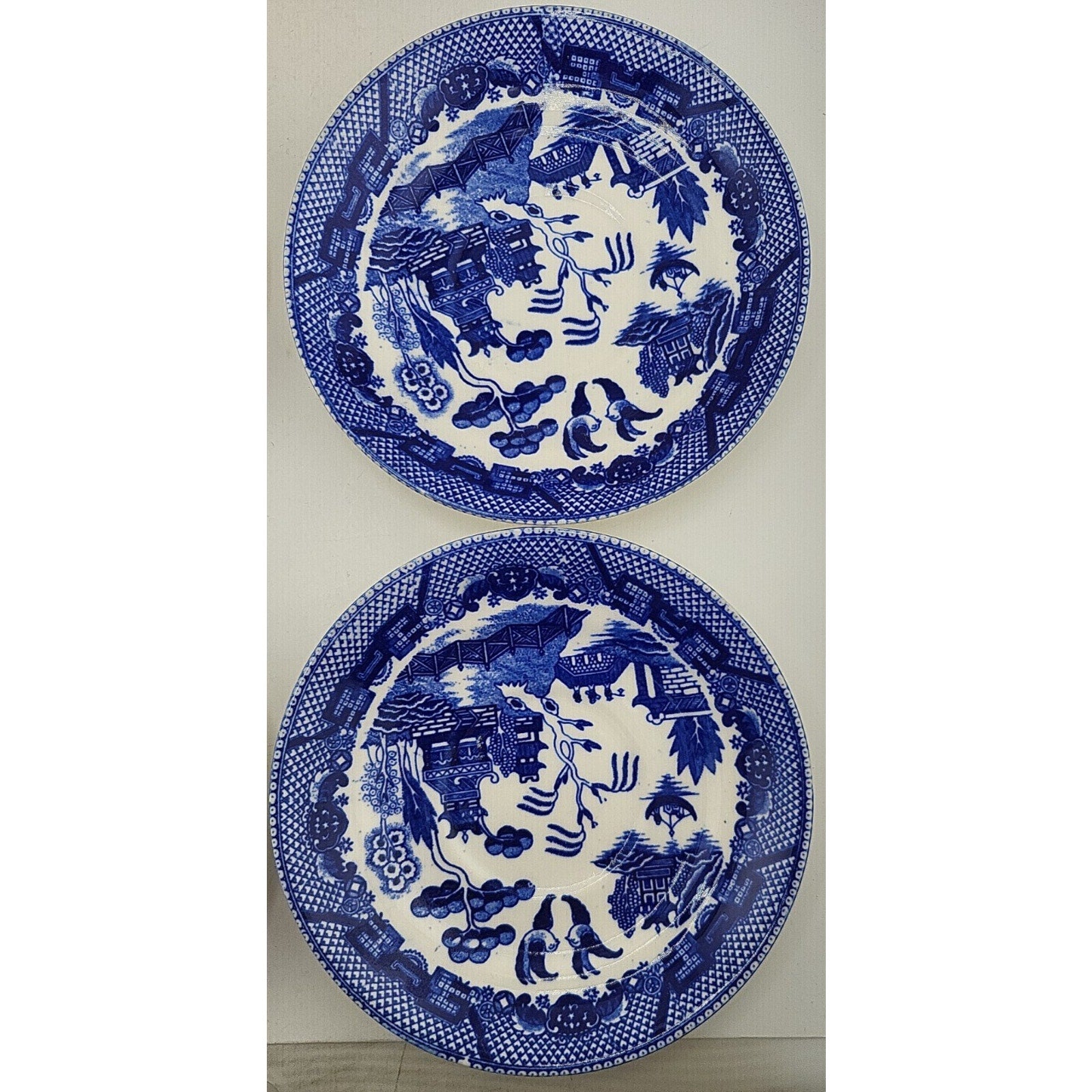 Blue Willow Flair Salad Plate 7 1/4 Diameter Set Of 2 Beautiful & Plate