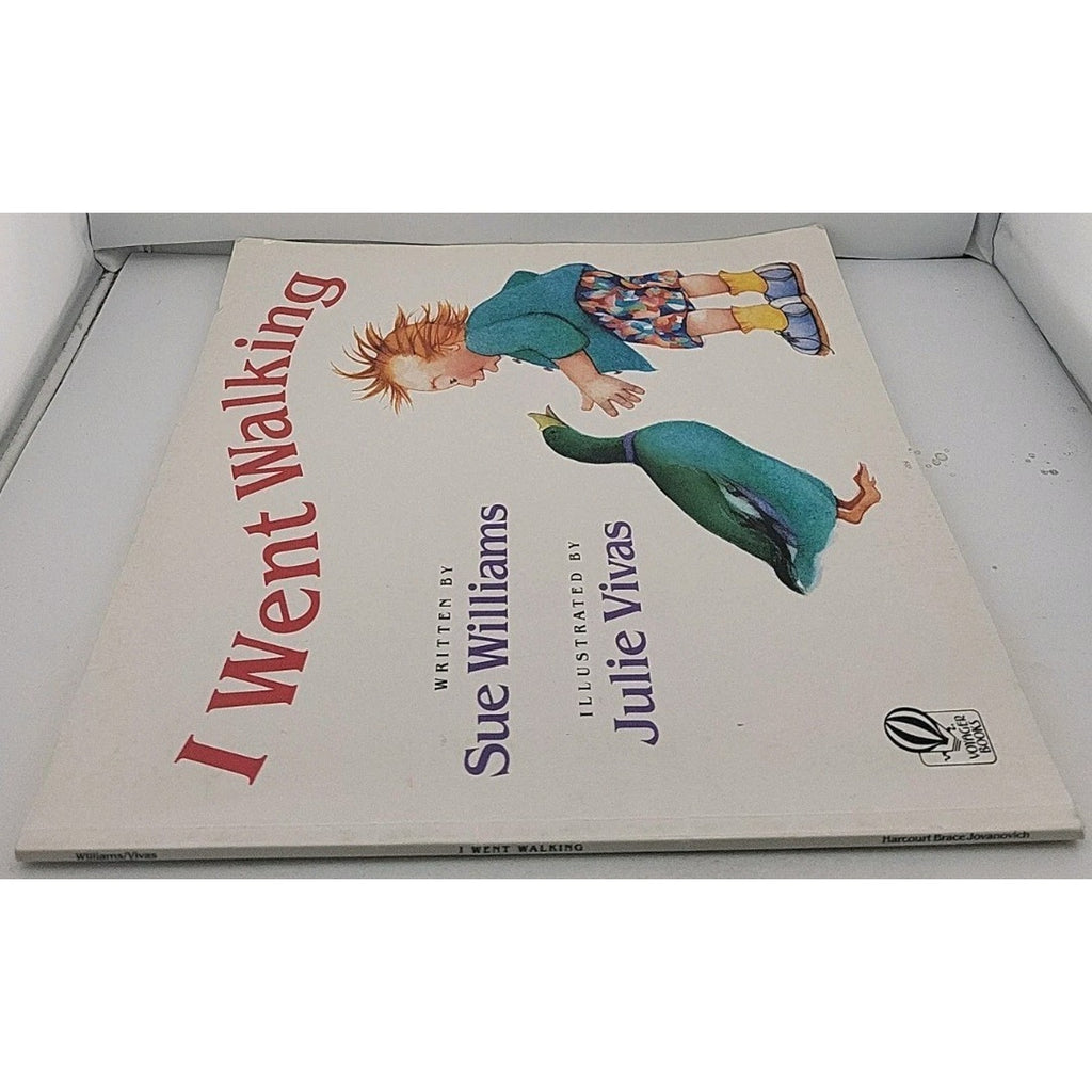 I Went Walking By Williams, Sue (Paperback Book)