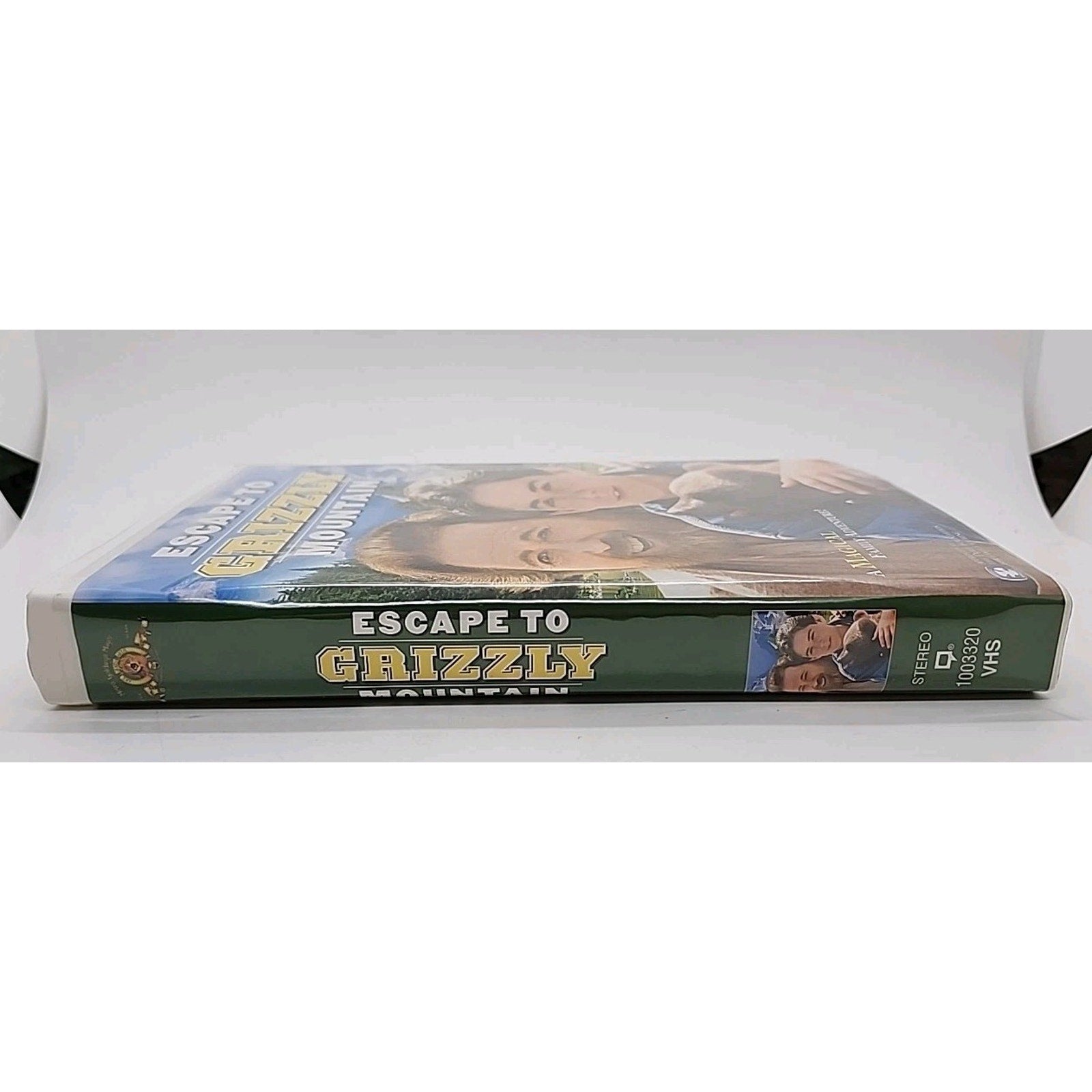 Escape to Grizzly Mountain (VHS, 2002)