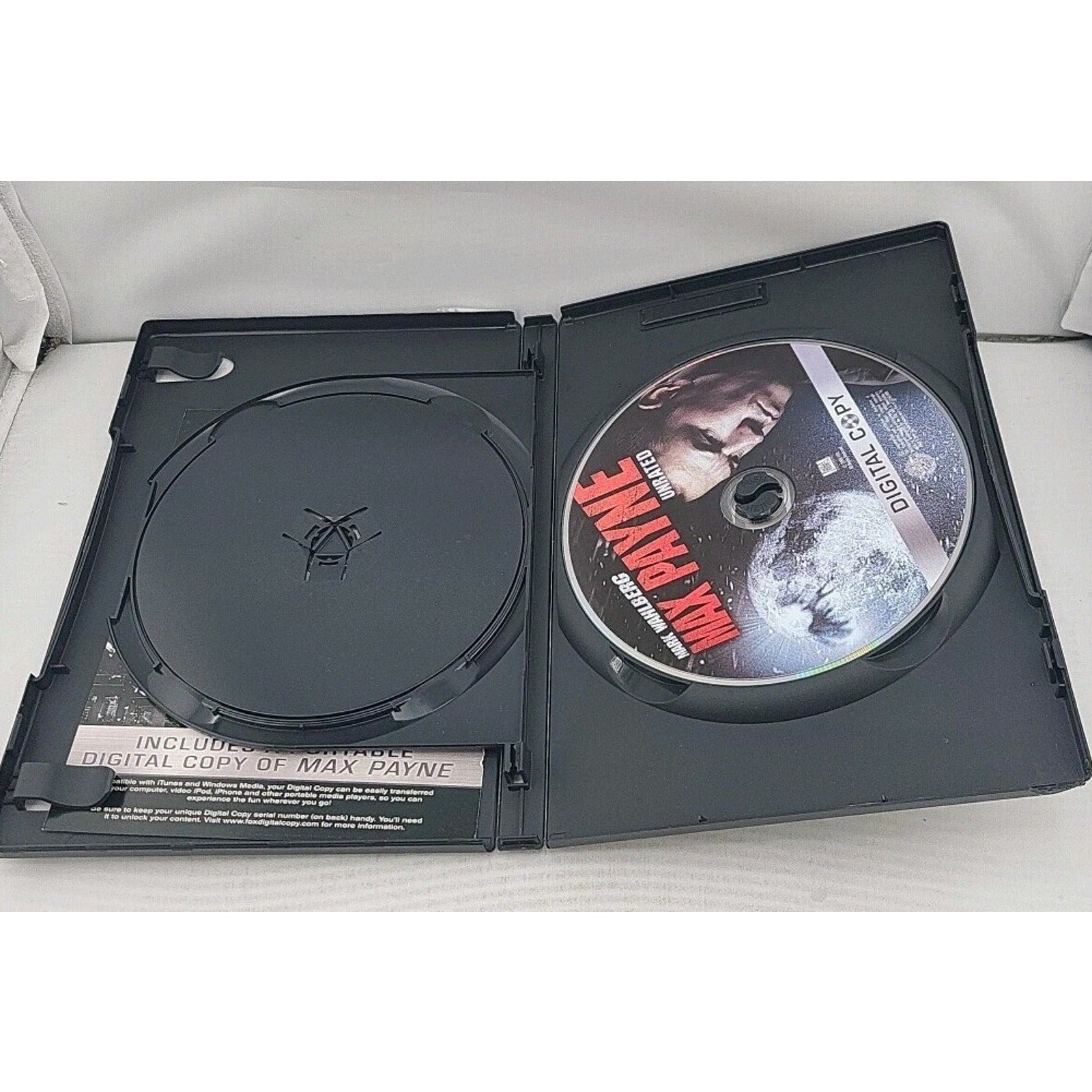 Max Payne (DVD, 2009, 2-Disc Set, Includes Digital Copy Canadian Sensormatic)