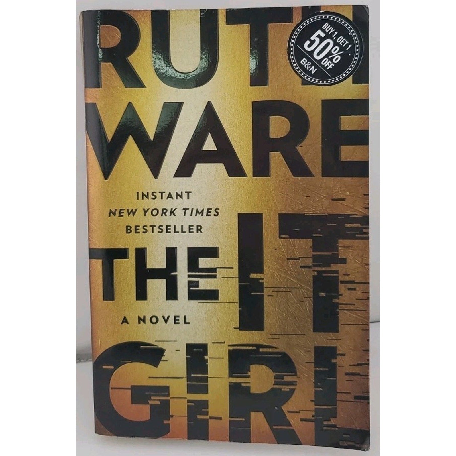 It Girl by Ruth Ware (2023, Trade Paperback)