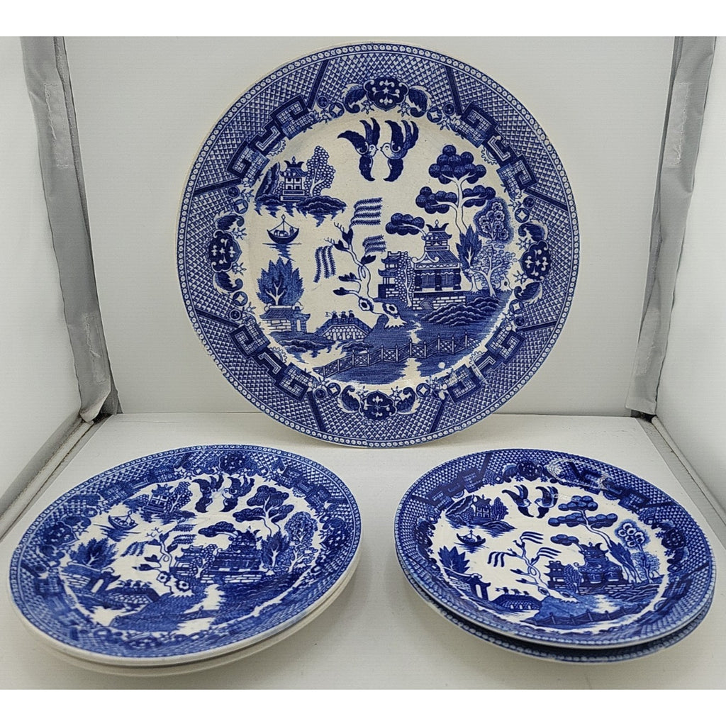 Blue Willow Flair Salad Plate 7 1/4 Diameter Set Of 2 Beautiful & Plate