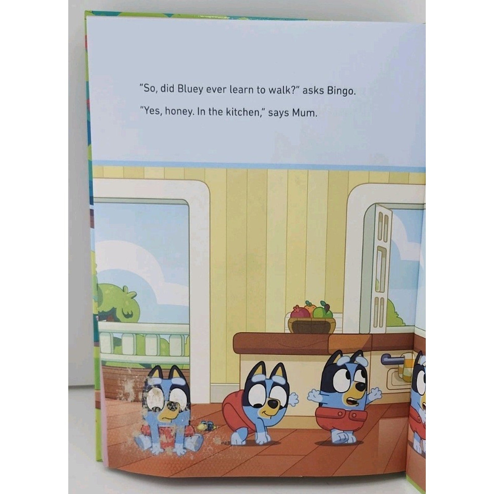 Bluey 5-Minute Stories : 6 Stories in 1 Book? Hooray! by Penguin Young...