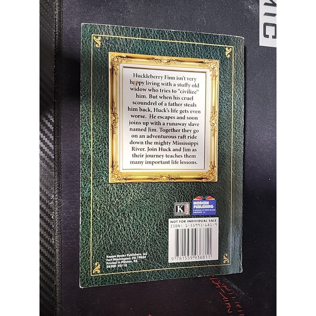 "HUCKLEBERRY FINN", BY MARK TWAIN, TREASURY OF ILLUSTRATED CLASSICS