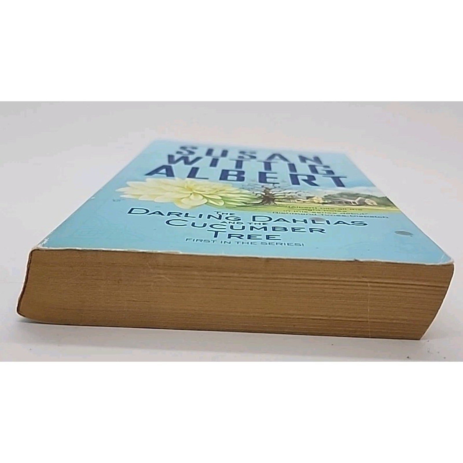 Darling Dahlias and the Cucumber Tree by Susan Wittig Albert (2011, Uk- a Format
