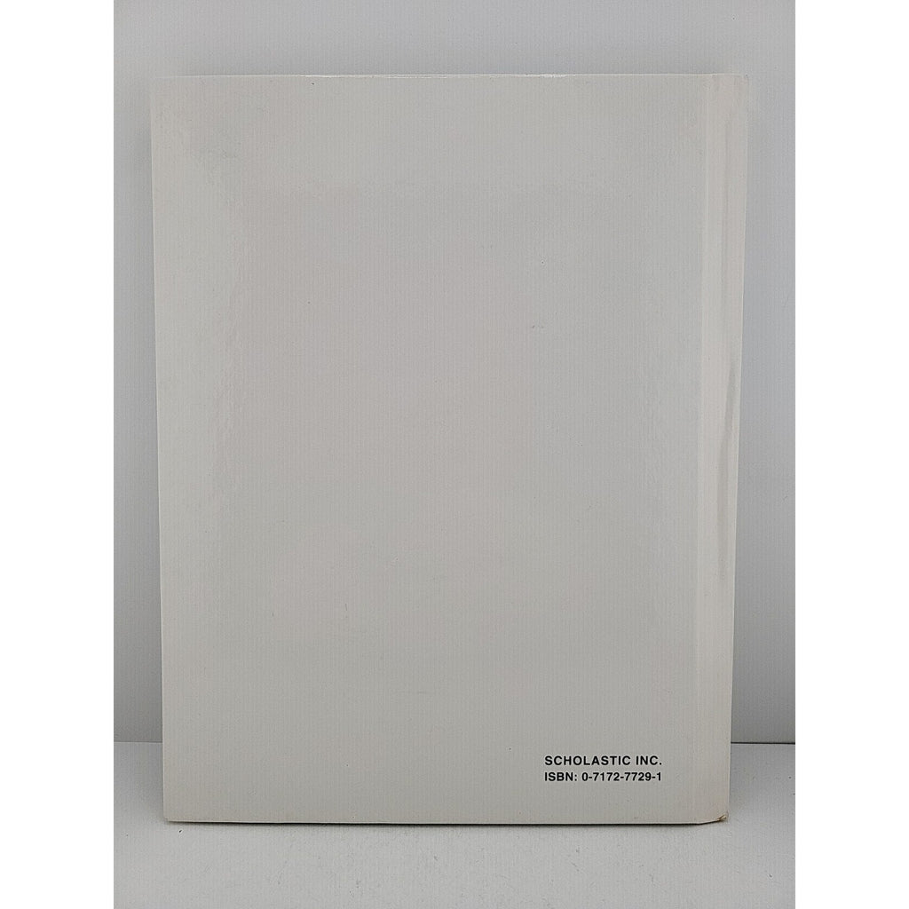 Disney Year Book 2005 Children's Book Featuring Mickey Minnie Goofy Donald