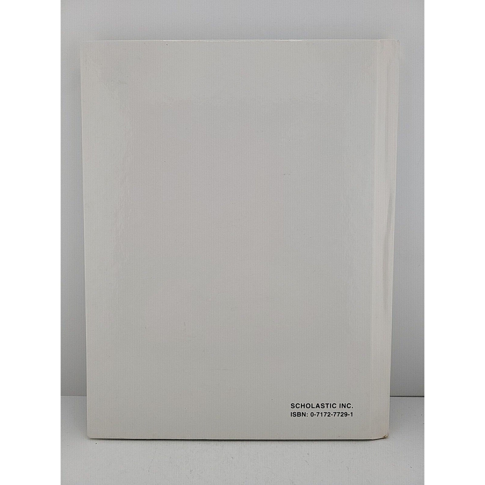 Disney Year Book 2005 Children's Book Featuring Mickey Minnie Goofy Donald
