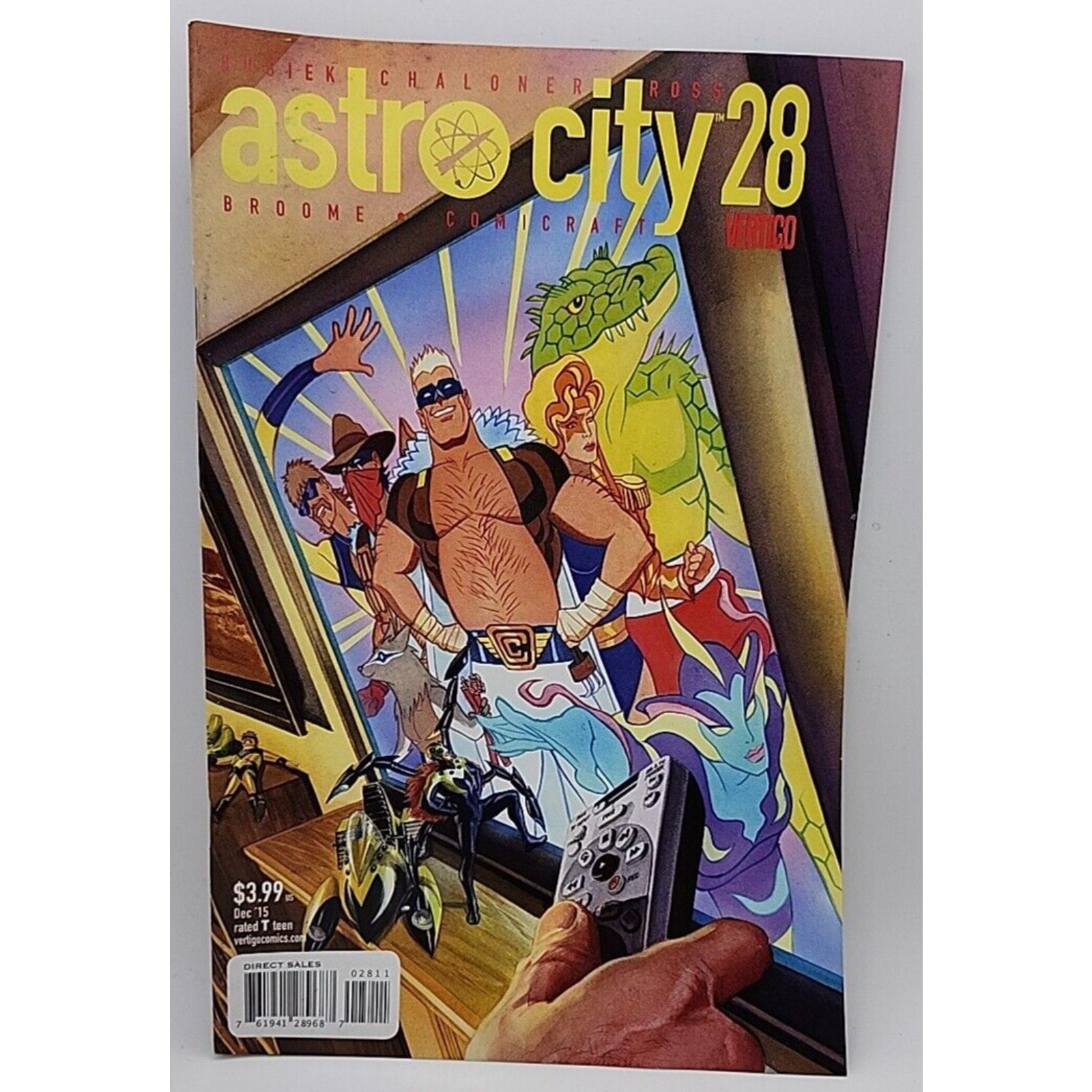 DC Comics Vertigo Astro City 2014 Comic Book Issue #28