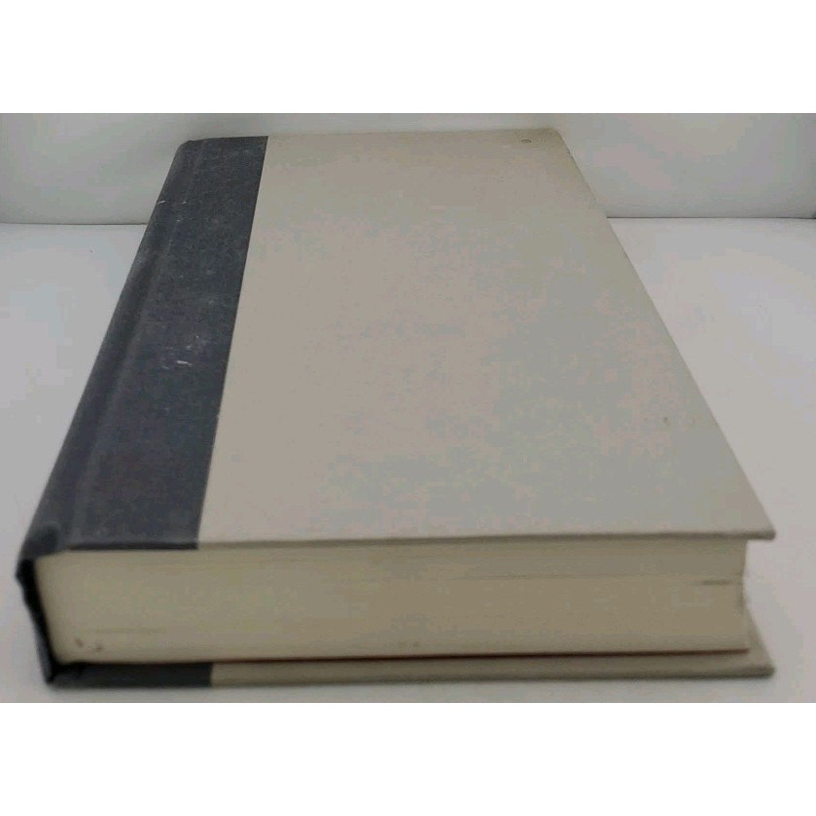 Q Is for Quarry by Sue Grafton (2002, Hardcover)