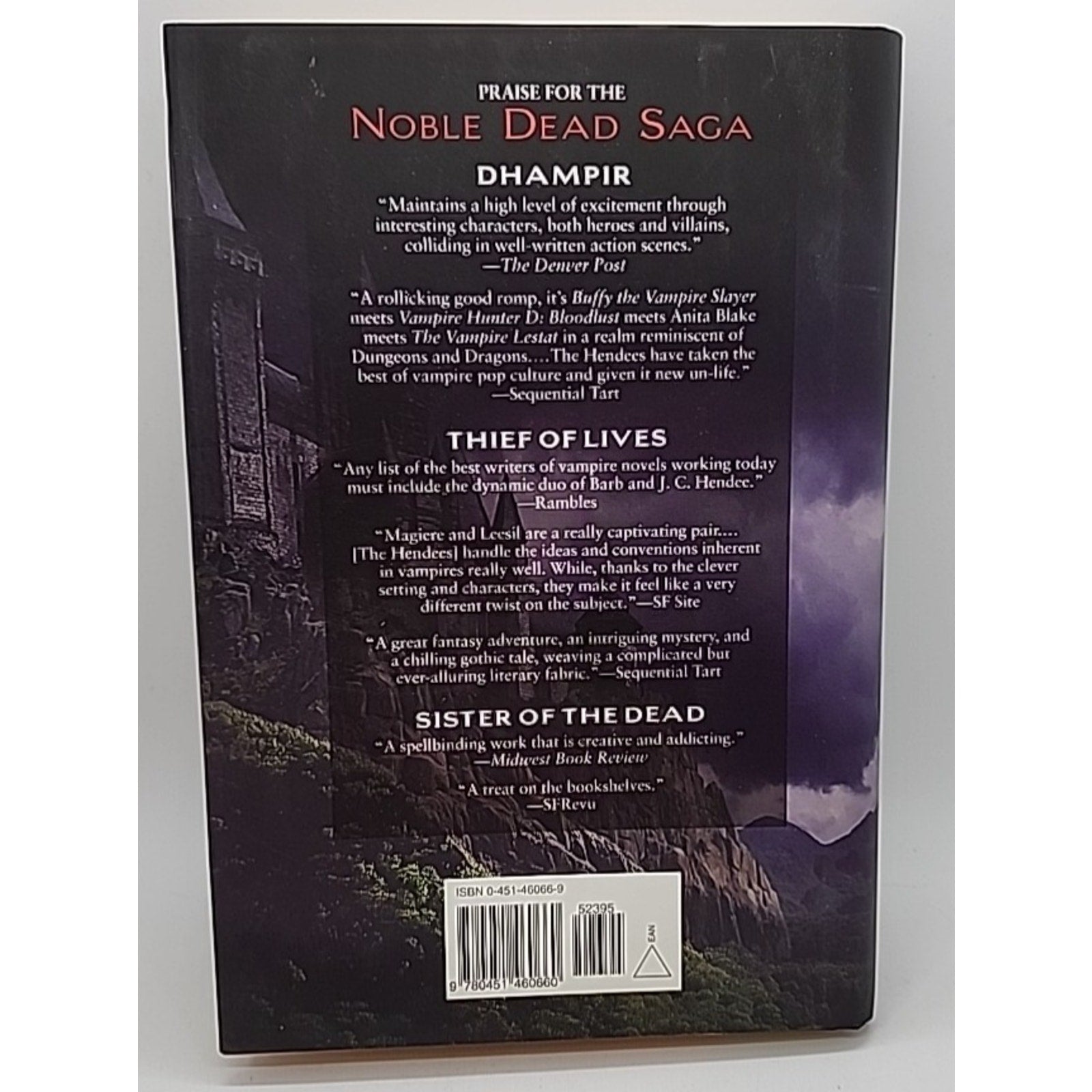 Traitor to the Blood : A Novel of the Noble Dead by Barb Hendee and J. C. Hendee