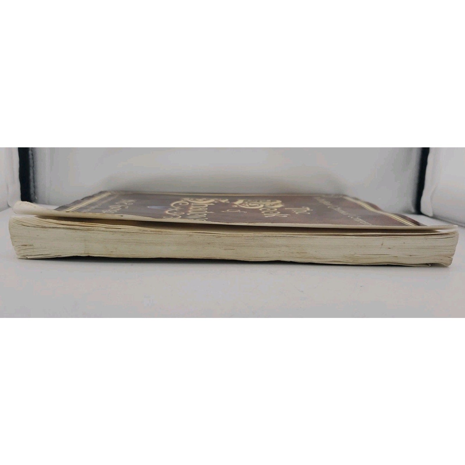 Book of Shadows : The Unofficial Charmed Companion by Ngaire E. Genge (2000,...