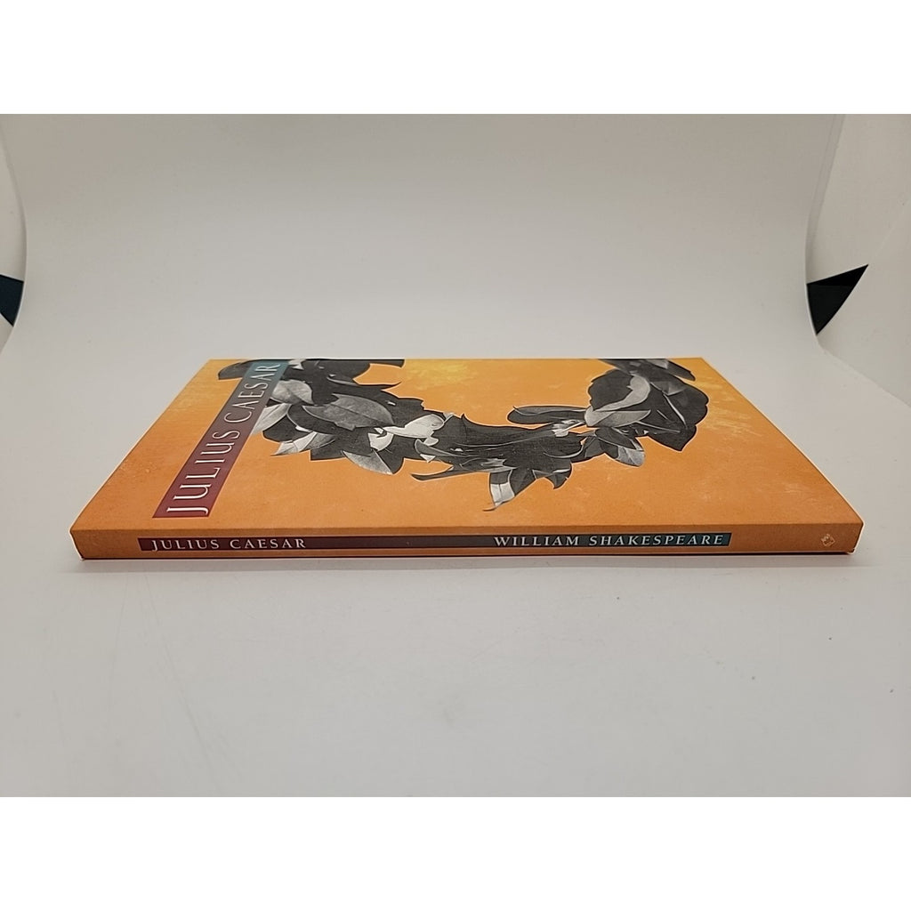 Julius Caesar - William Shakespeare (QPB Reader's Shakespeare Paperback Edition)