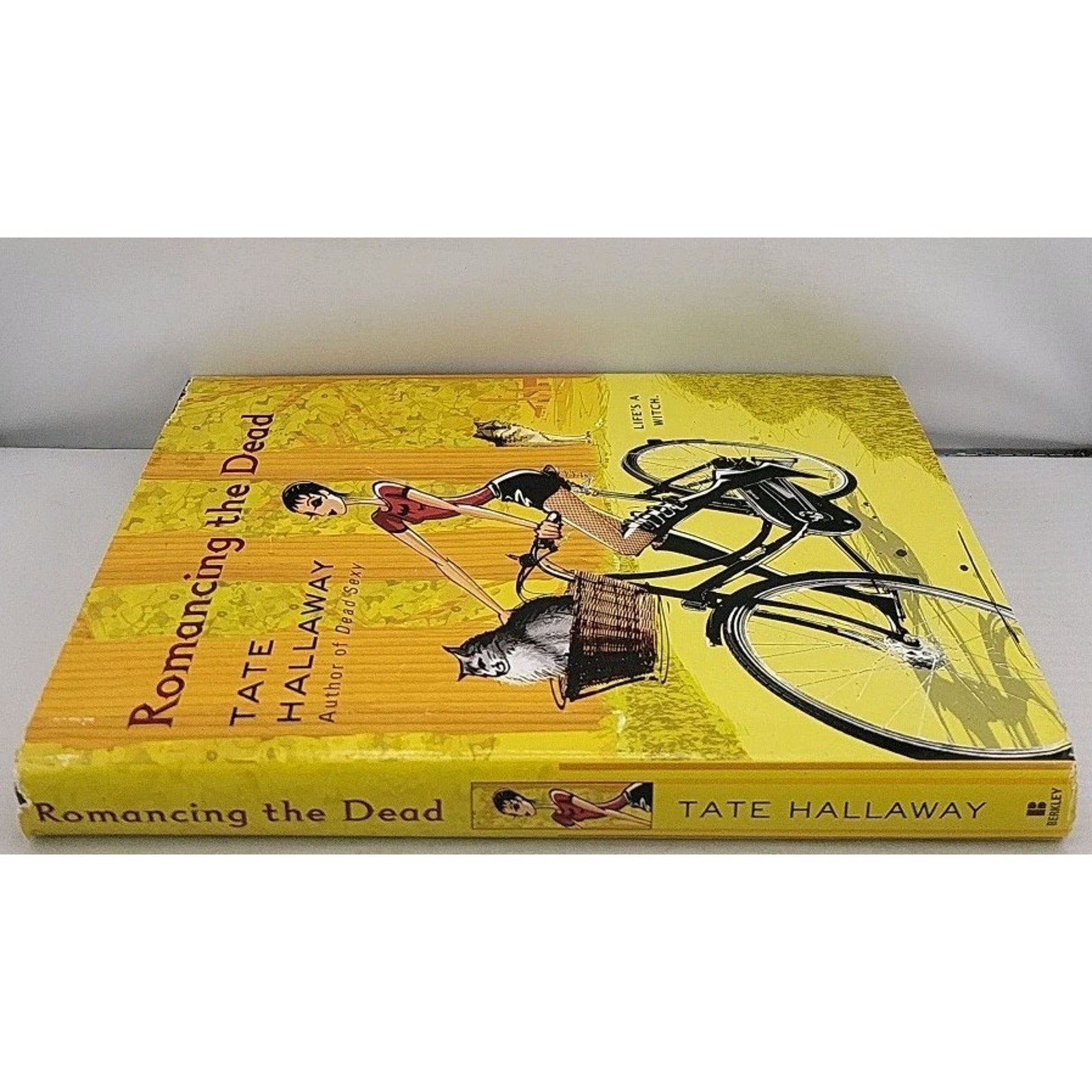 Romancing the Dead by Tate Hallaway (Hardcover)