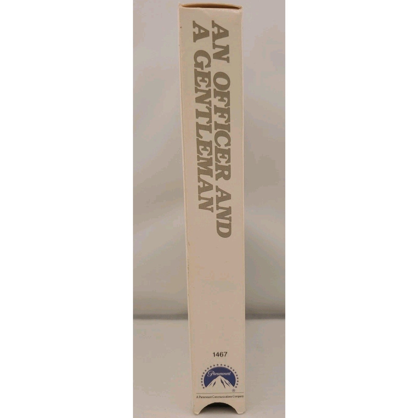 Officer & a Gentleman (VHS, 1981) Red Text