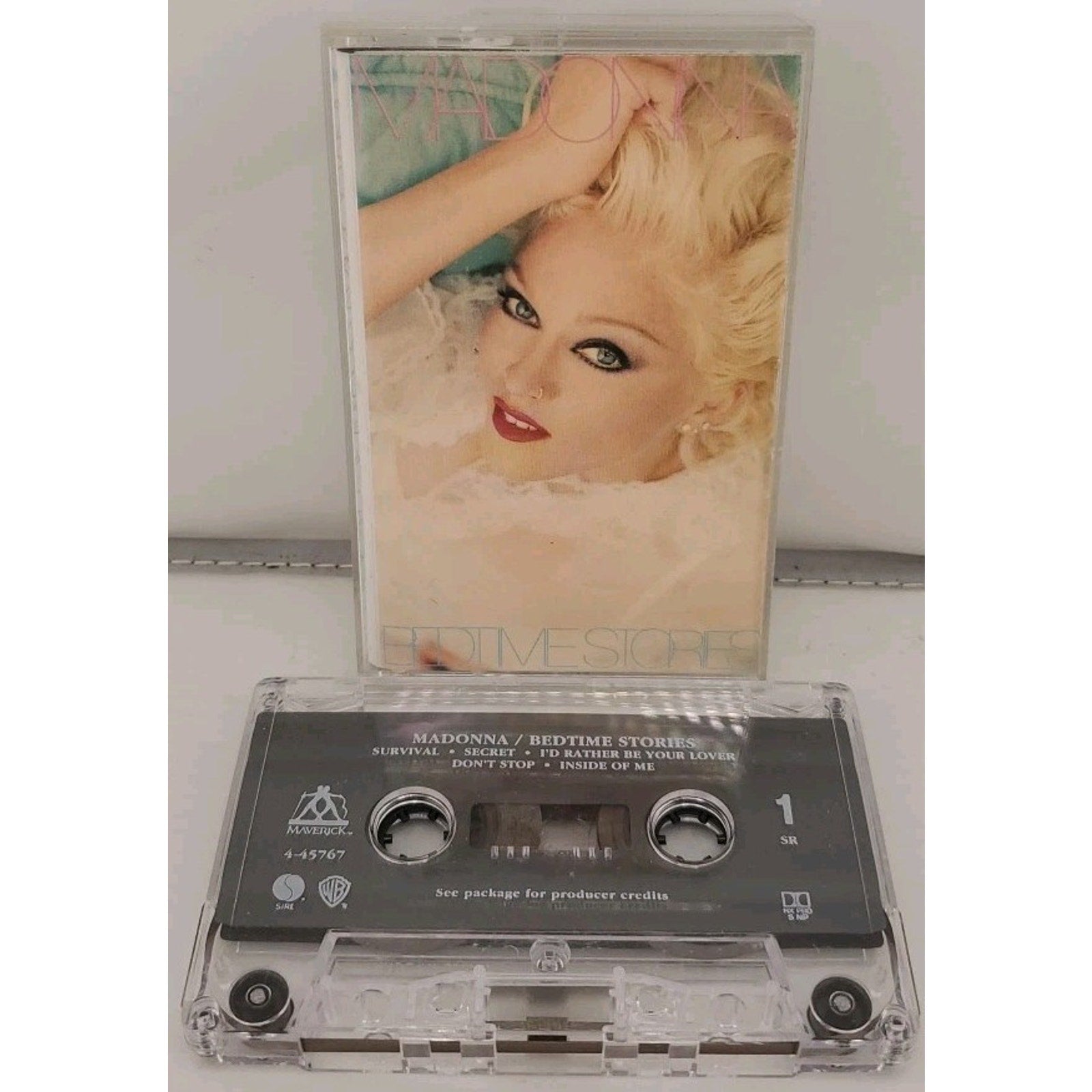 Bedtime Stories by Madonna (Cassette, Oct-1994, Warner Bros.)