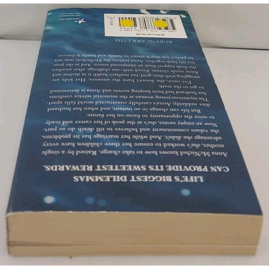 Family Affair : A Novel by Robyn Carr (2023, Mass Market)