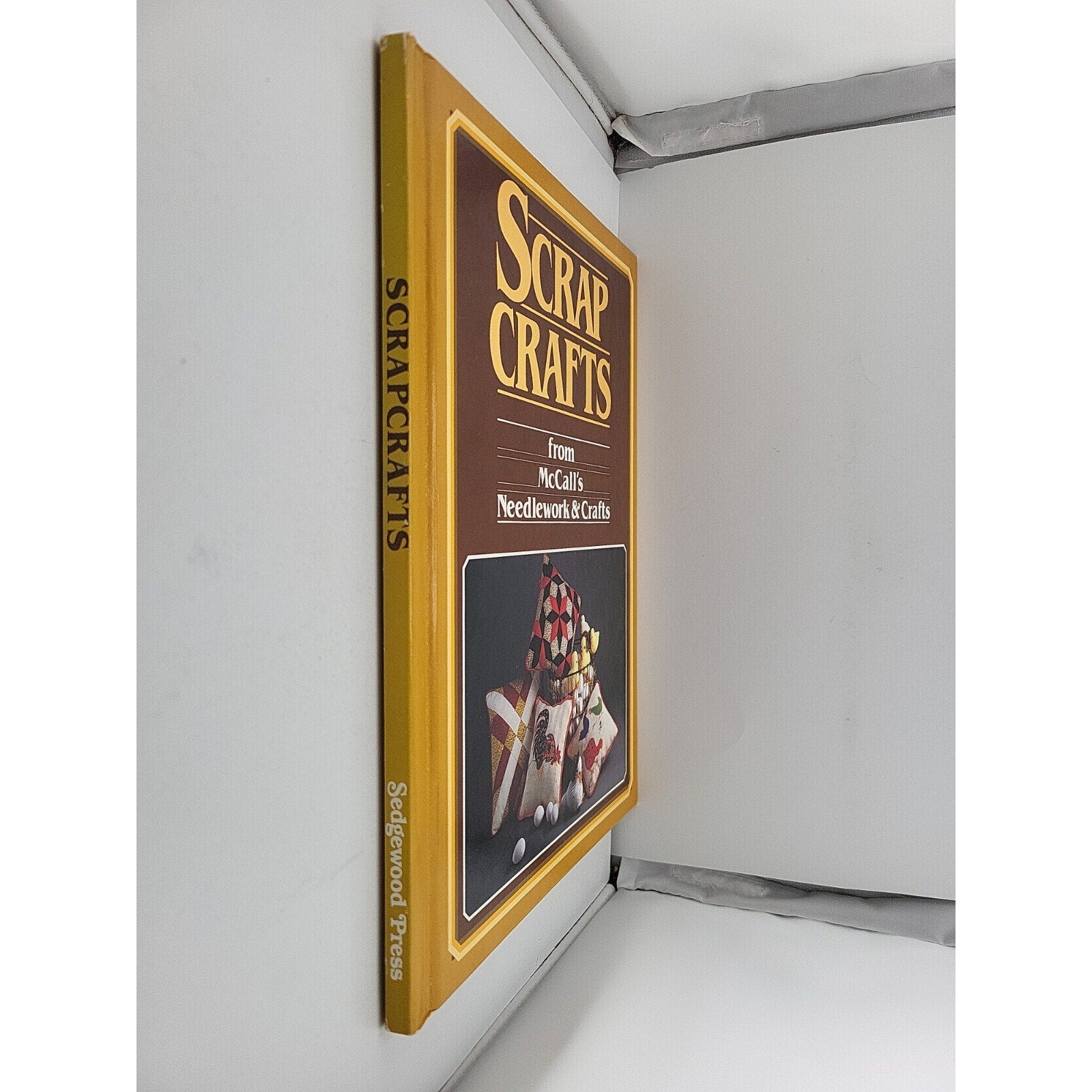 Scrap Crafts : From McCall's Needlework and Crafts by Not Available (Hardcover)