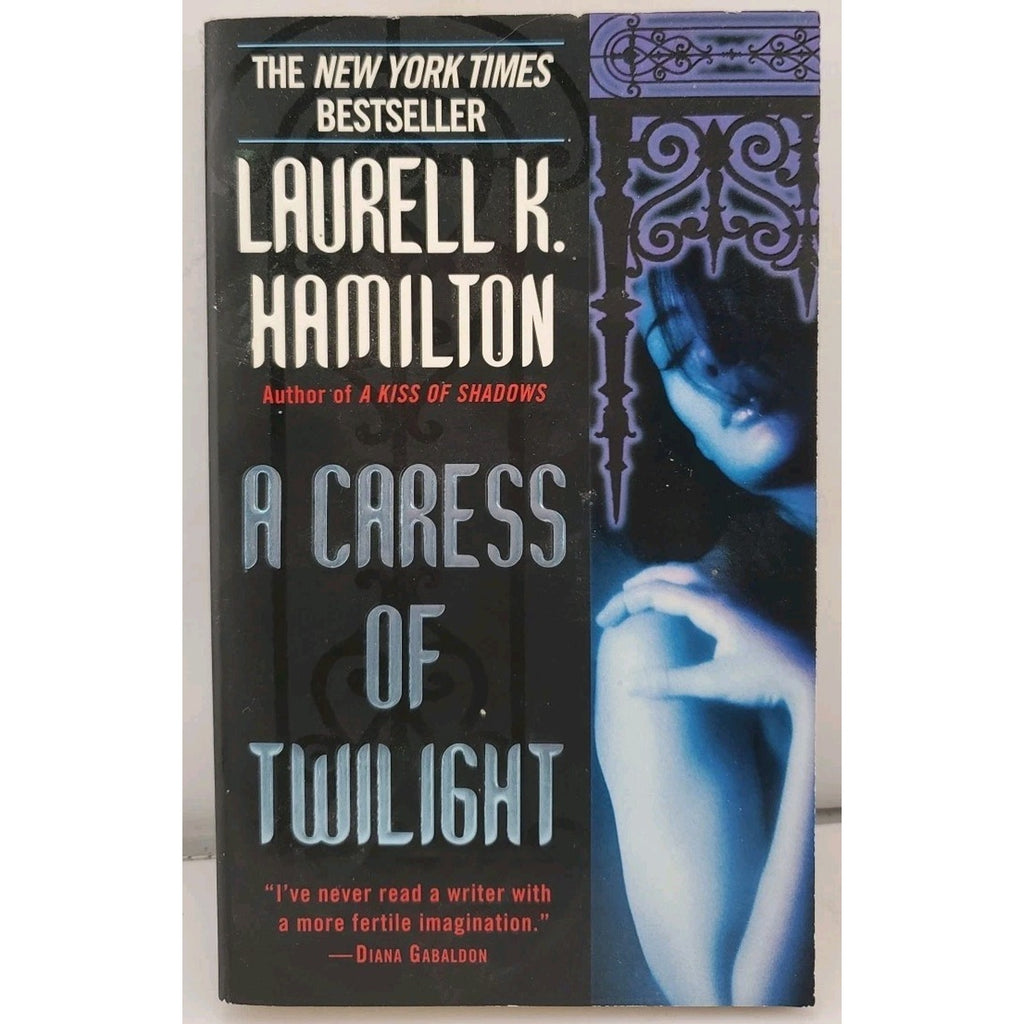 Caress of Twilight by Laurell K. Hamilton (2003, Mass Market)
