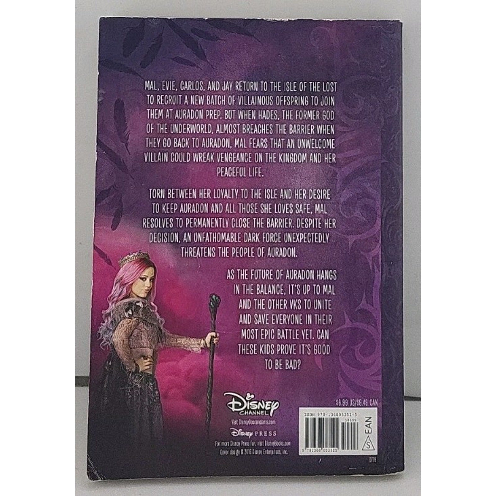 Descendants 3 : The Novelization by Josann McGibbon and Sara Parriott...