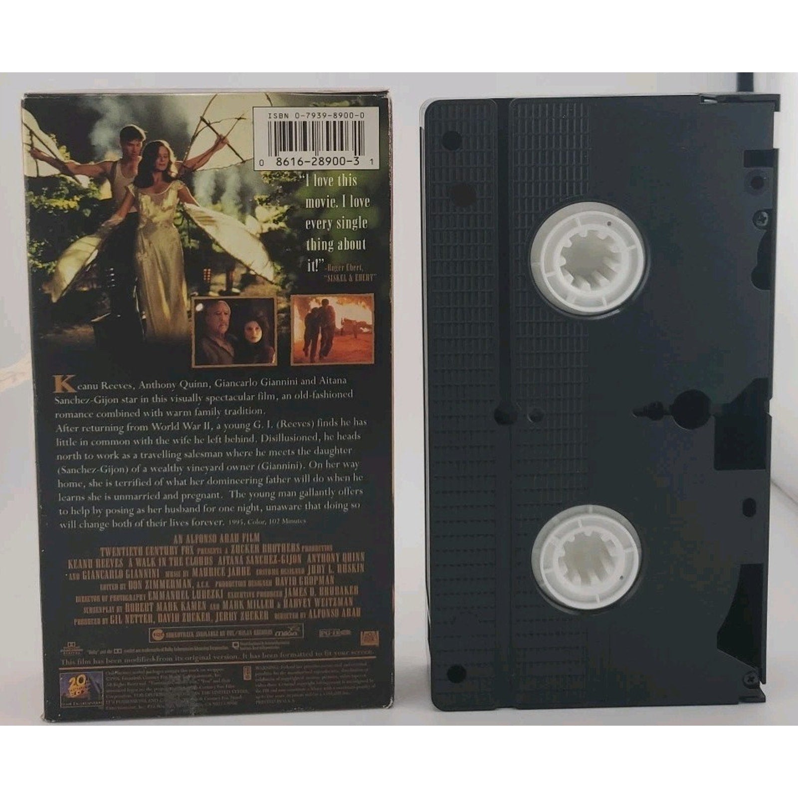 A Walk in the Clouds (VHS, 1996)