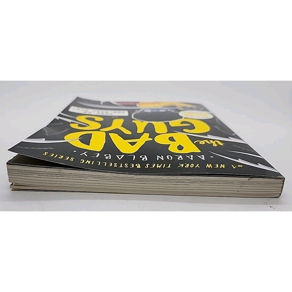 Bad Guys in They're Bee-Hind You! (the Bad Guys #14) by Aaron Blabey (2021,...