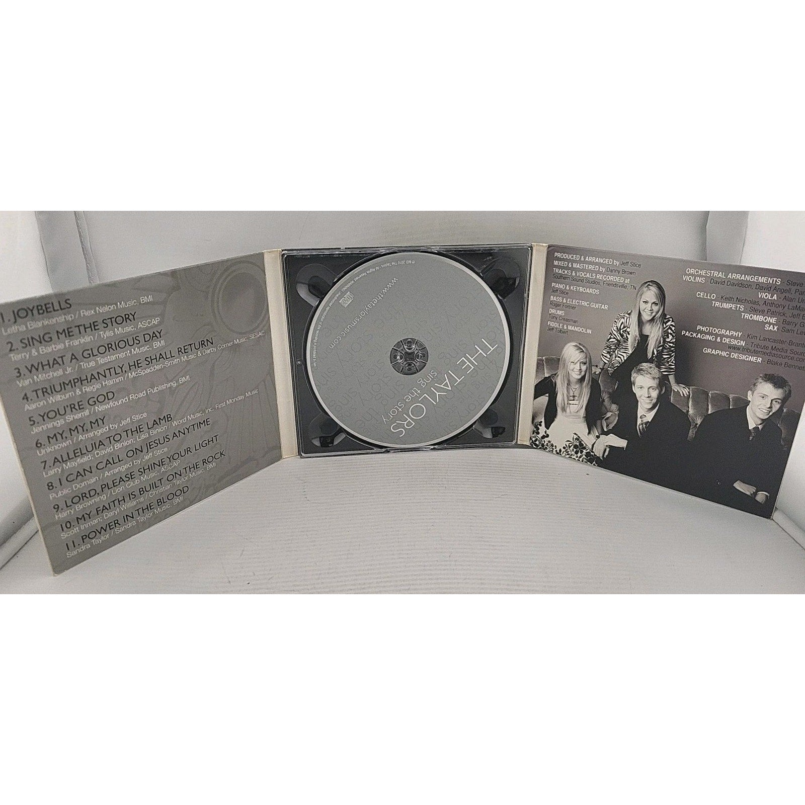 The Taylors : Sing The Story (CD, 2010)