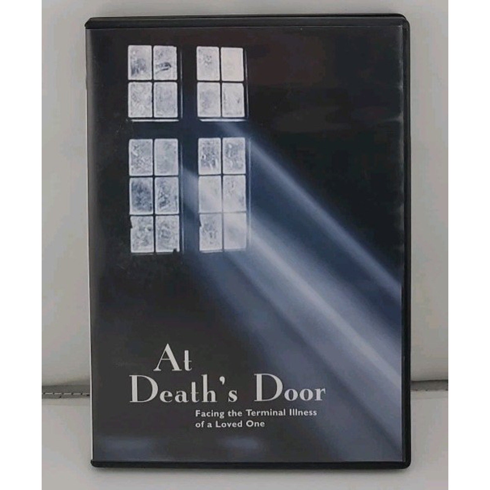 At Death's Door: Facing the Terminal Illness of a Loved One [DVD]