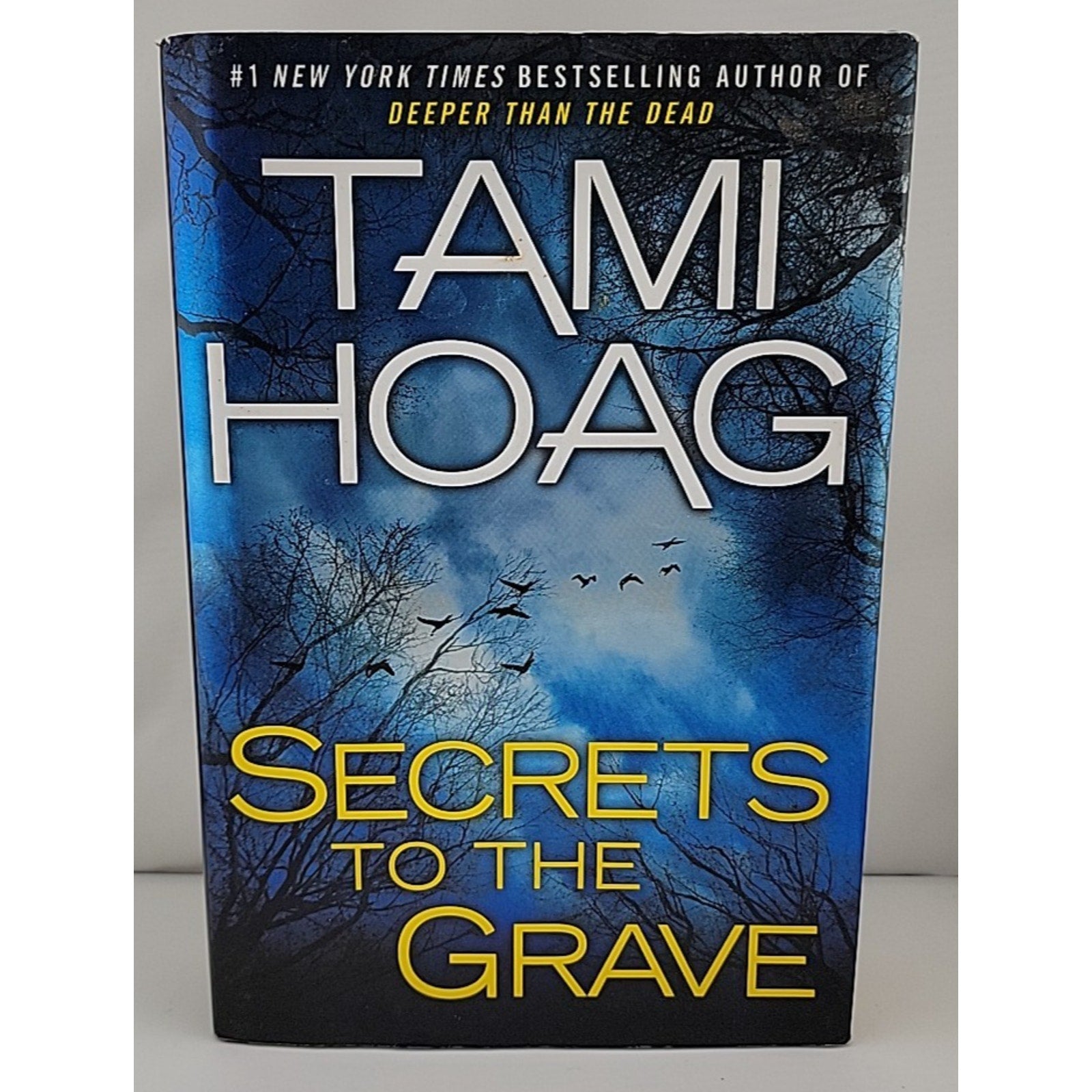 Secrets to the Grave by Tami Hoag (2010, Hardcover)