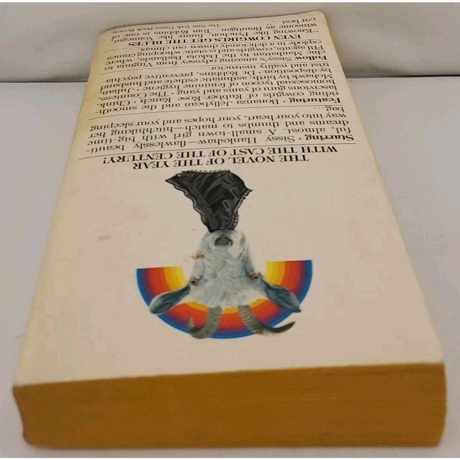 Even Cowgirls Get the Blues - Mass Market Paperback By Tom Robbins