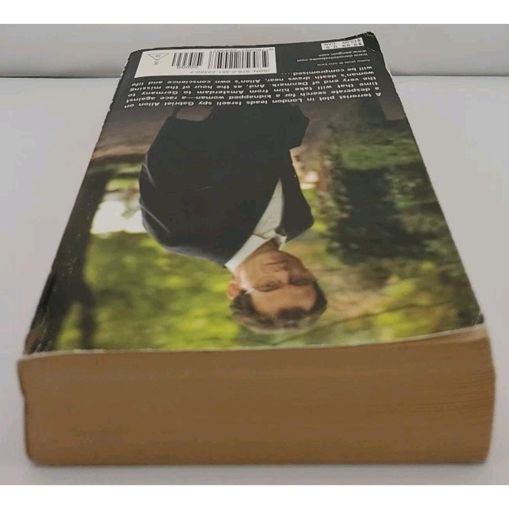 Secret Servant by Daniel Silva (2008, Trade Paperback)