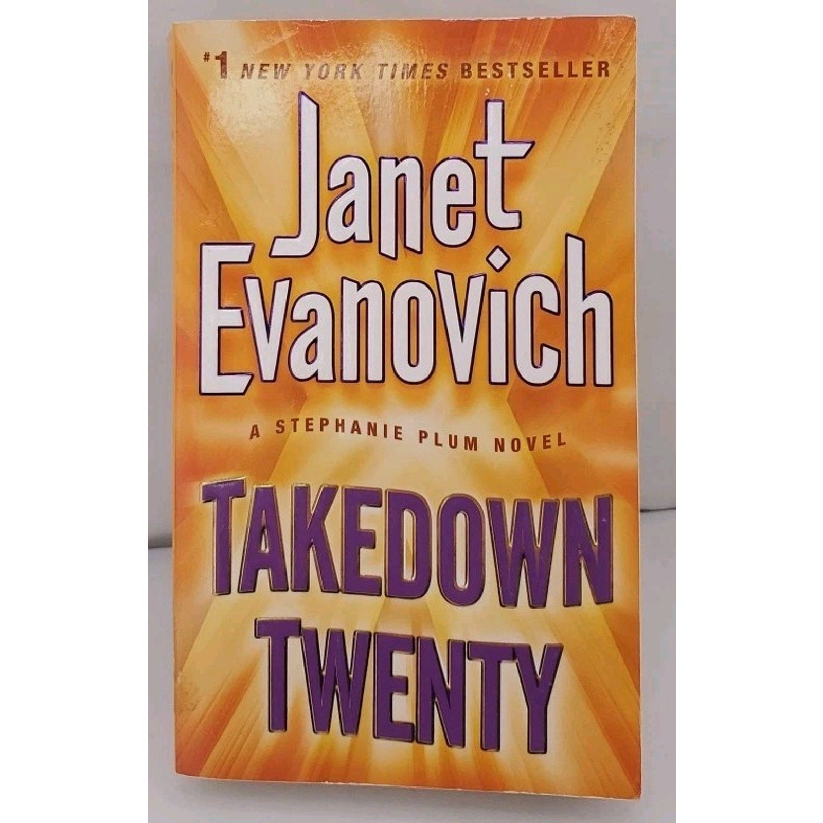 Takedown Twenty : A Stephanie Plum Novel by Janet Evanovich (2014, Mass Market)