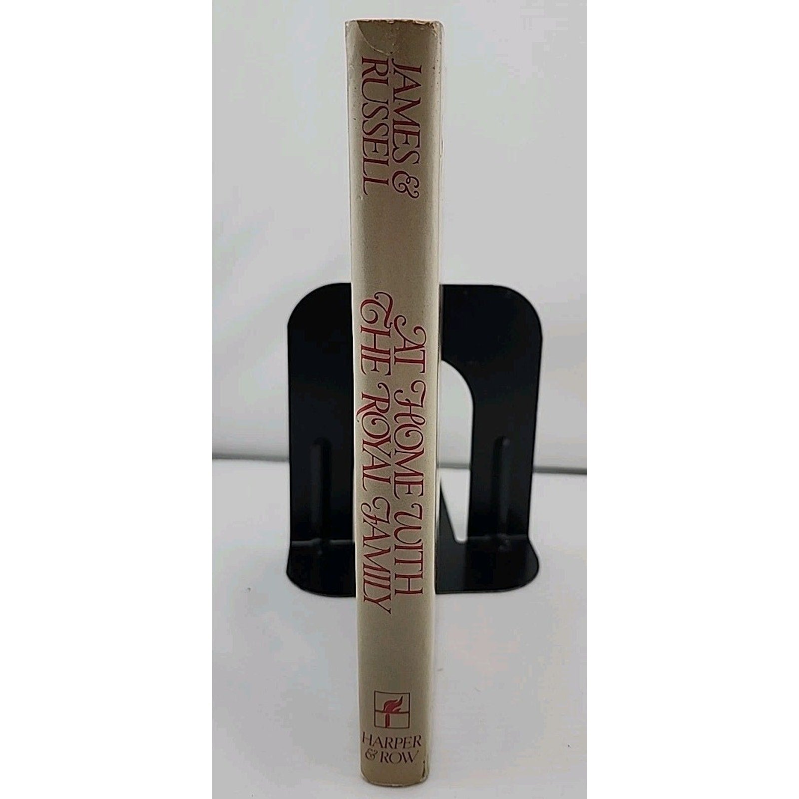 At Home With The Royal Family by Paul James, Peter Russell (Hardcover)