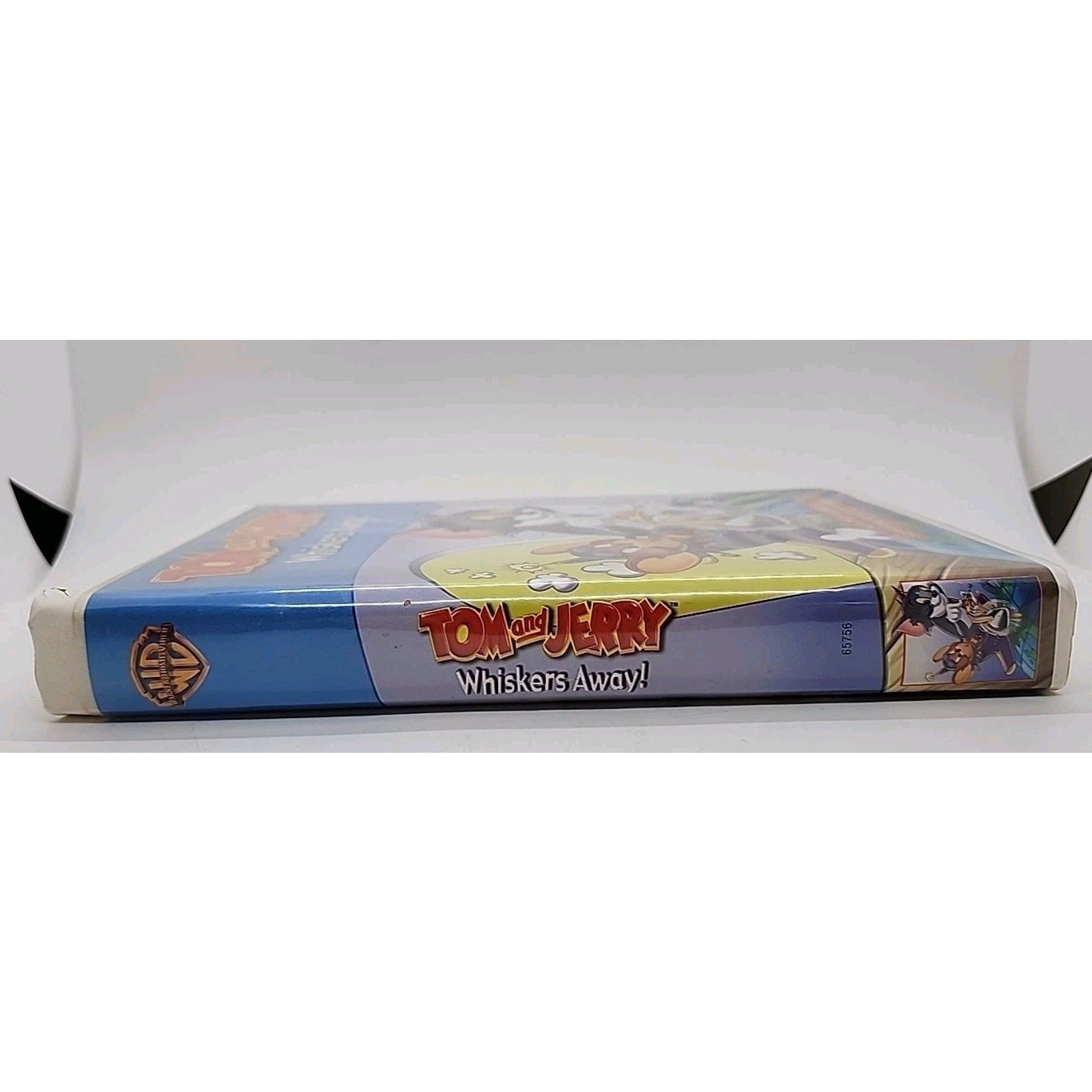 Tom and Jerry - Whiskers Away (VHS, 2003, Clam Shell)