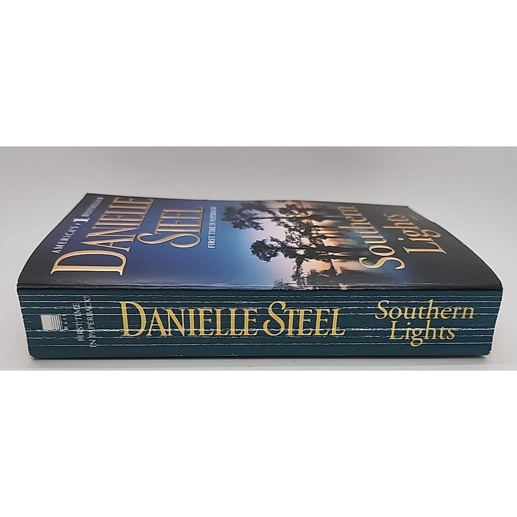 Southern Lights : A Novel by Danielle Steel (2010, Mass Market)