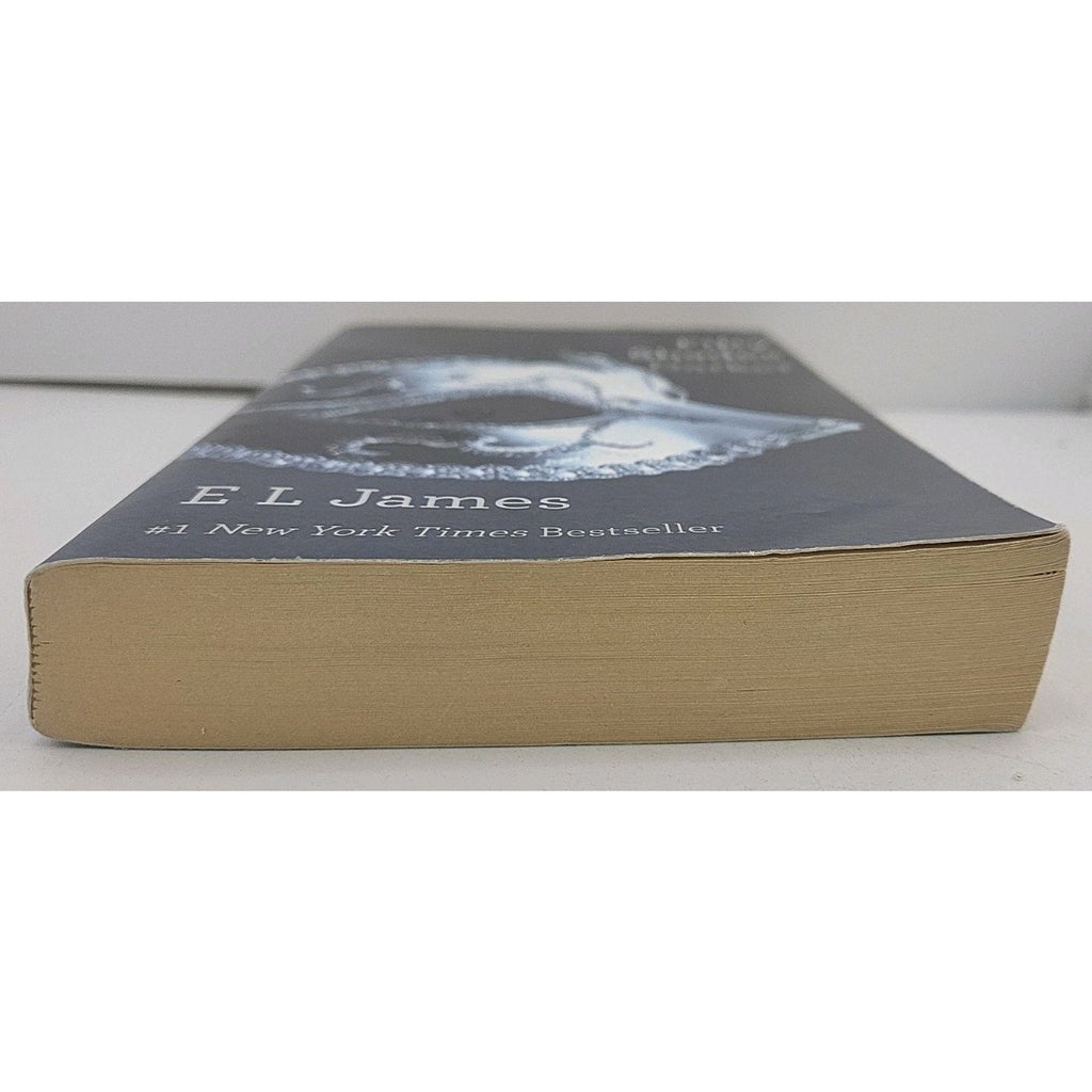 Fifty Shades Darker : Book Two of the Fifty Shades Trilogy by E. L. James (2012,