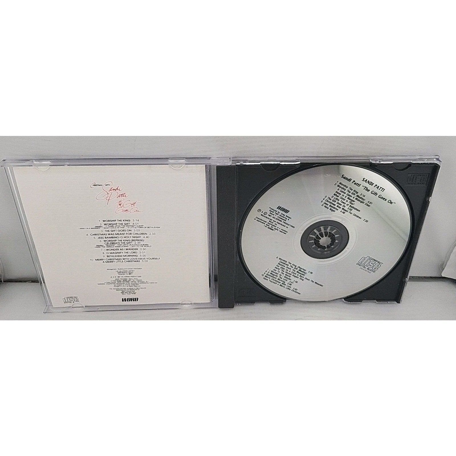 Christmas with Sandi Patti: the Gift Goes on CD