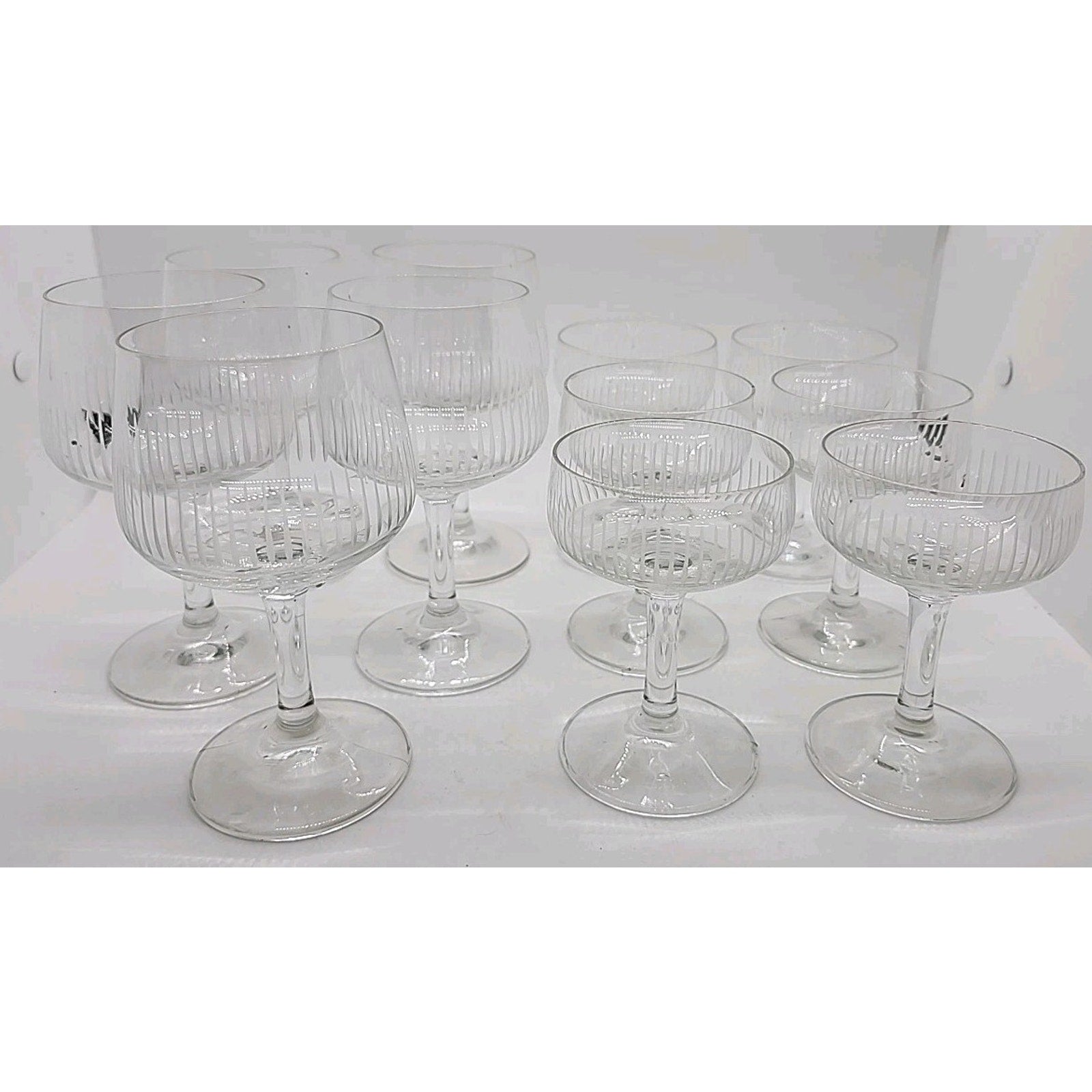 Textured Glass Wineglass / Champagne Sherries Set of 11 Cups